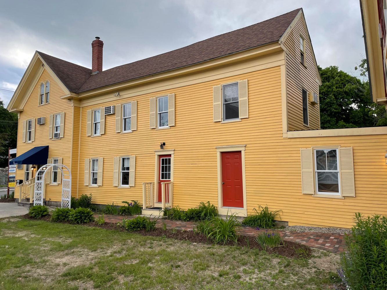 82 Main St, Bridgton, ME 04009